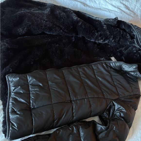 TNA Black Puffer Jacket - Picture 5 of 7